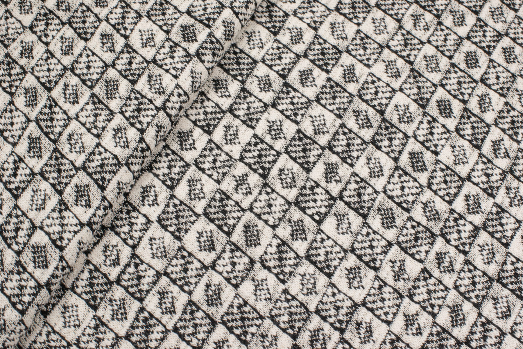 Dzianina swetrowa wzór geometryczny kolor kremowy / czarny