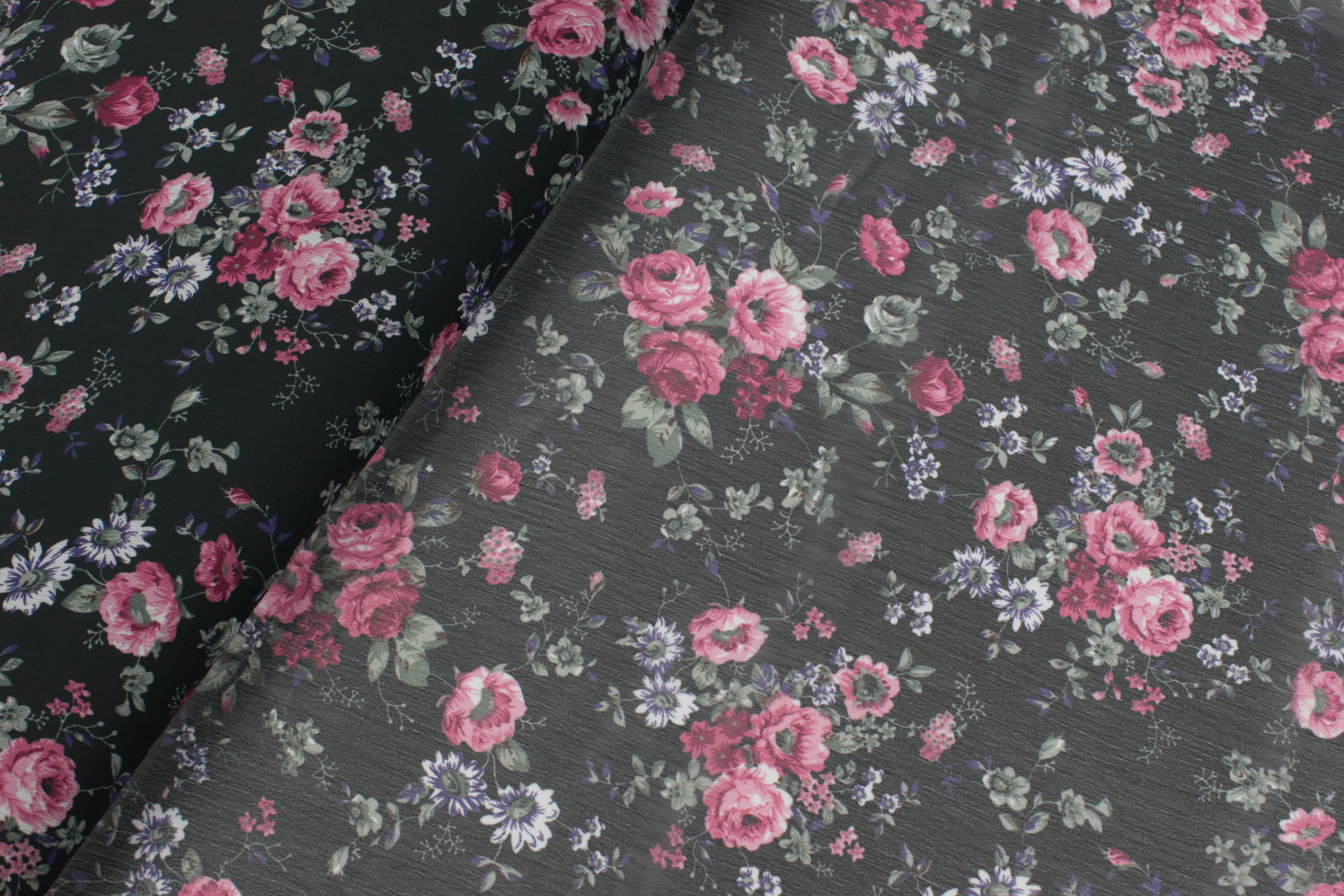 Szyfon wzór bukiety kwiatów różowe, tło czarne